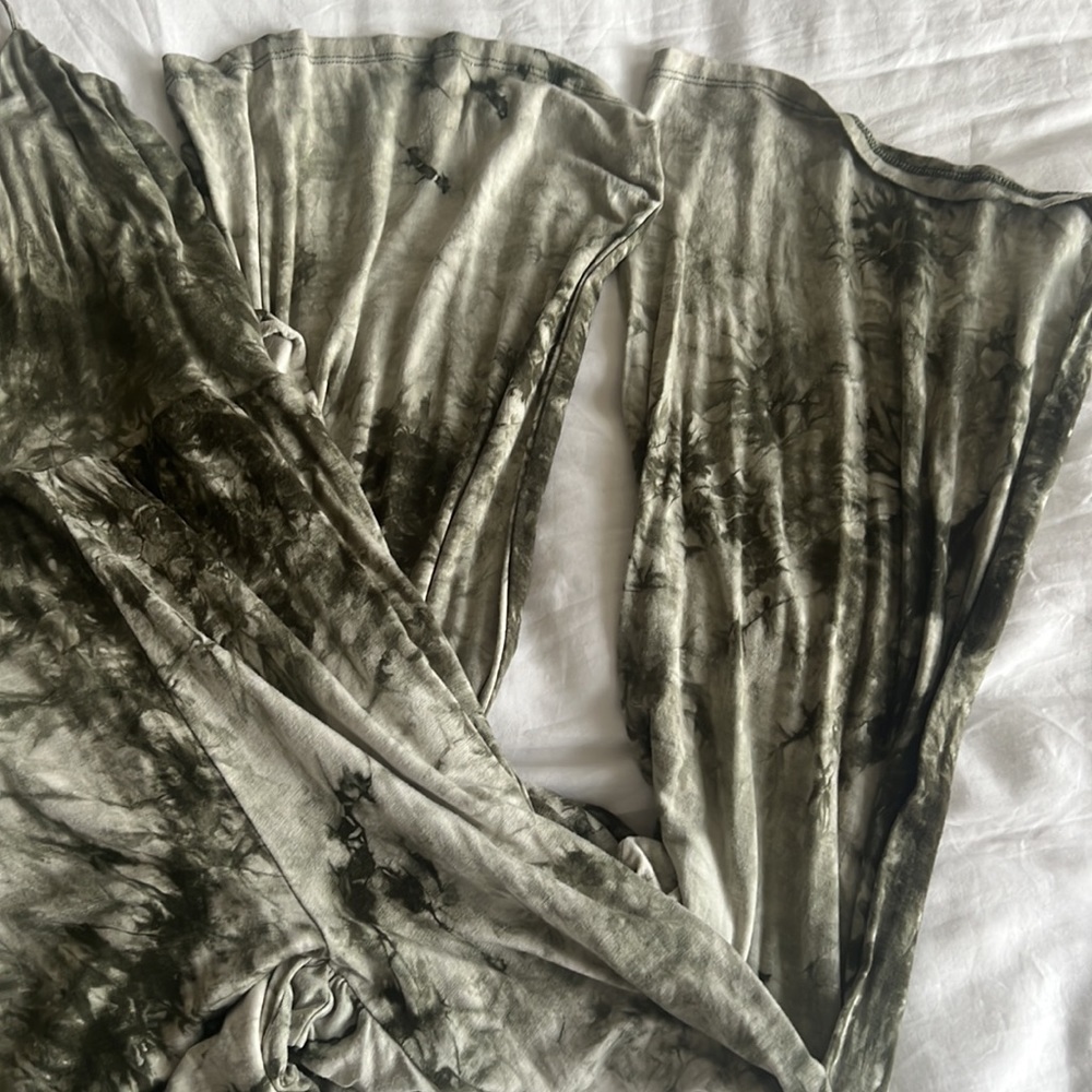 WinWin Tie Dye Jumpsuit With Tie Waist - Picture 4 of 5